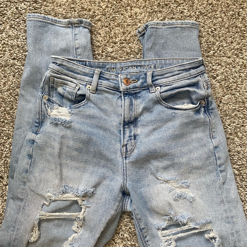 American Eagle Outfitters Women's Light Blue Distressed Mom Jeans
